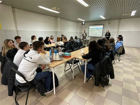 aosta cercasi tudor liceo linguistico